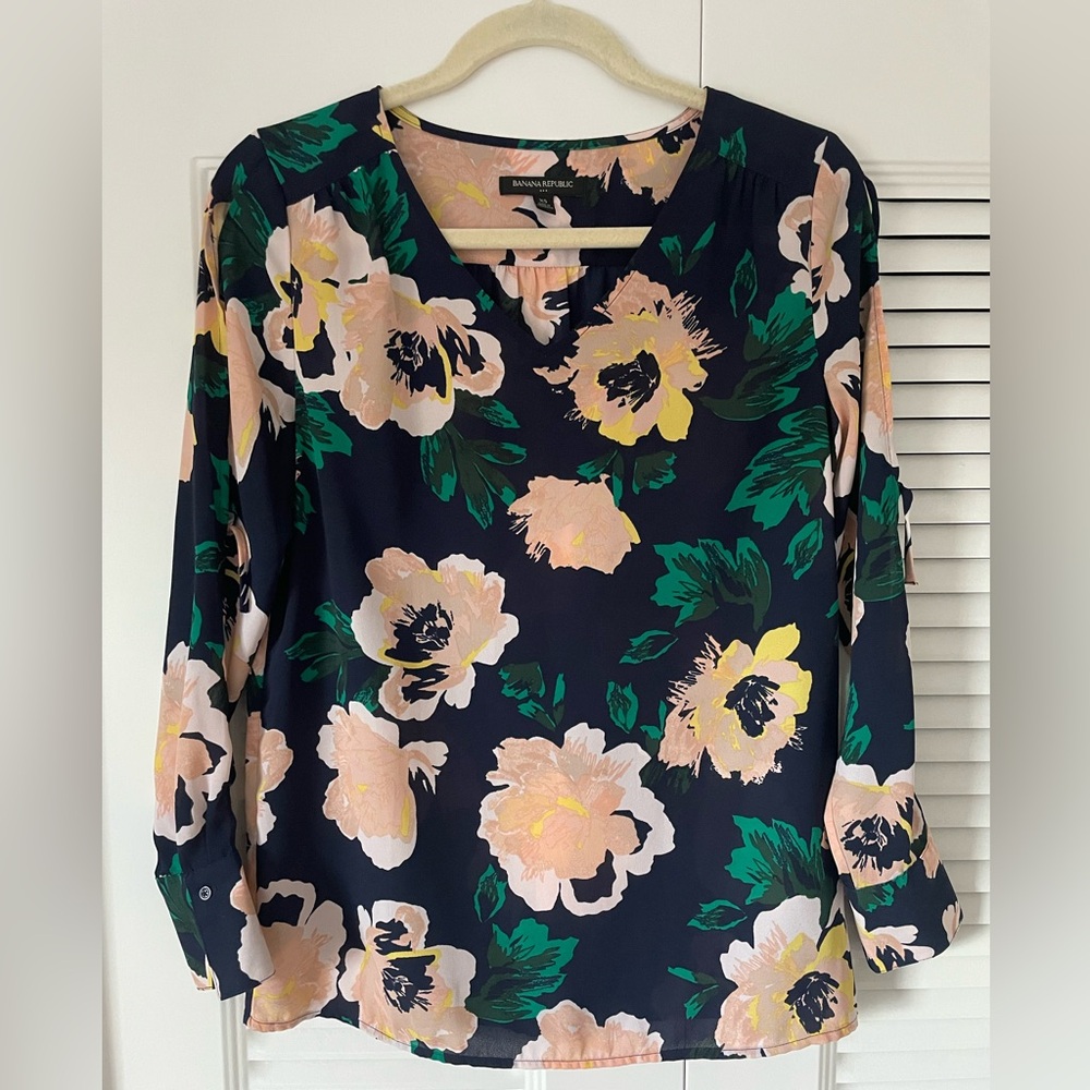 Banana Republic Long Sleeve Flowy Top, Size XS